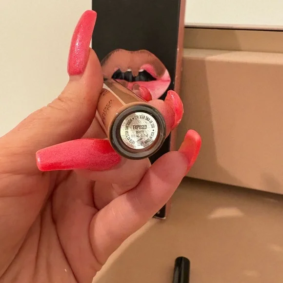 Kylie Cosmetics Exposed Matte Lip Kit - Picture 6 of 8